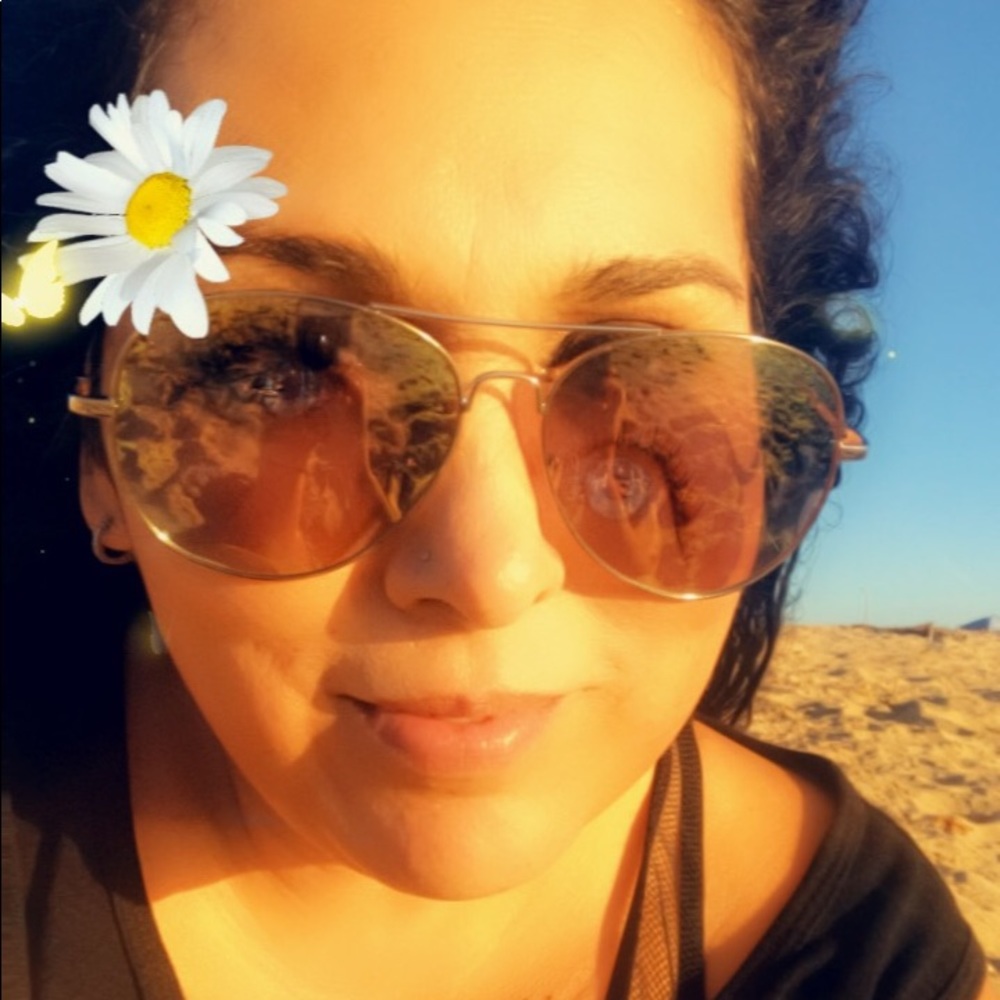 Meet your Posher, Ana